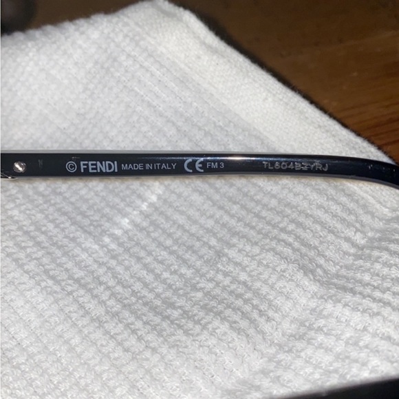 Fendi sunglasses - Picture 4 of 6